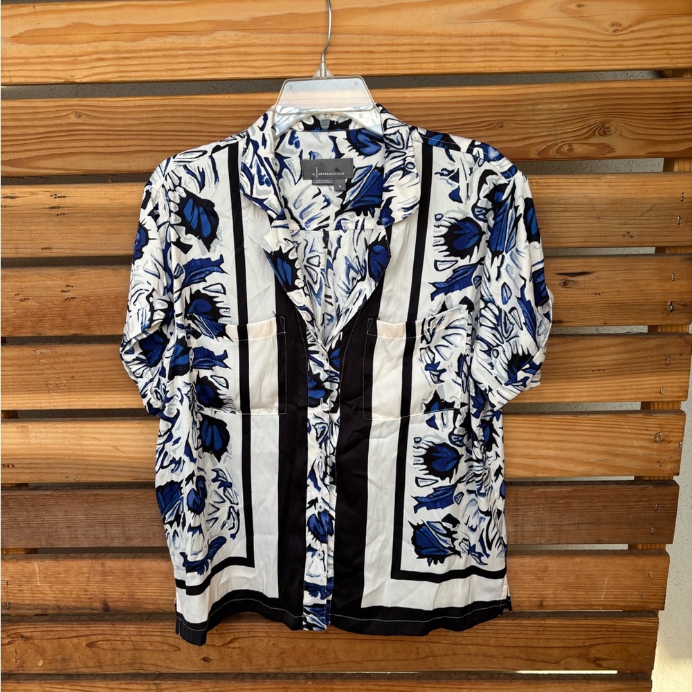 Anthropologie Blue and Black Floral Button-Down Shirt
